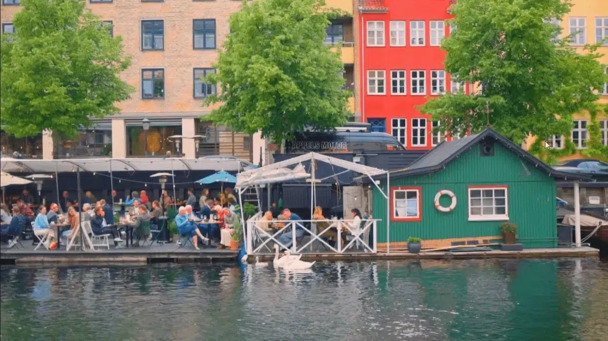 copenhage-atmosphere-poster-1.png copenhage-atmosphere-poster-1.png